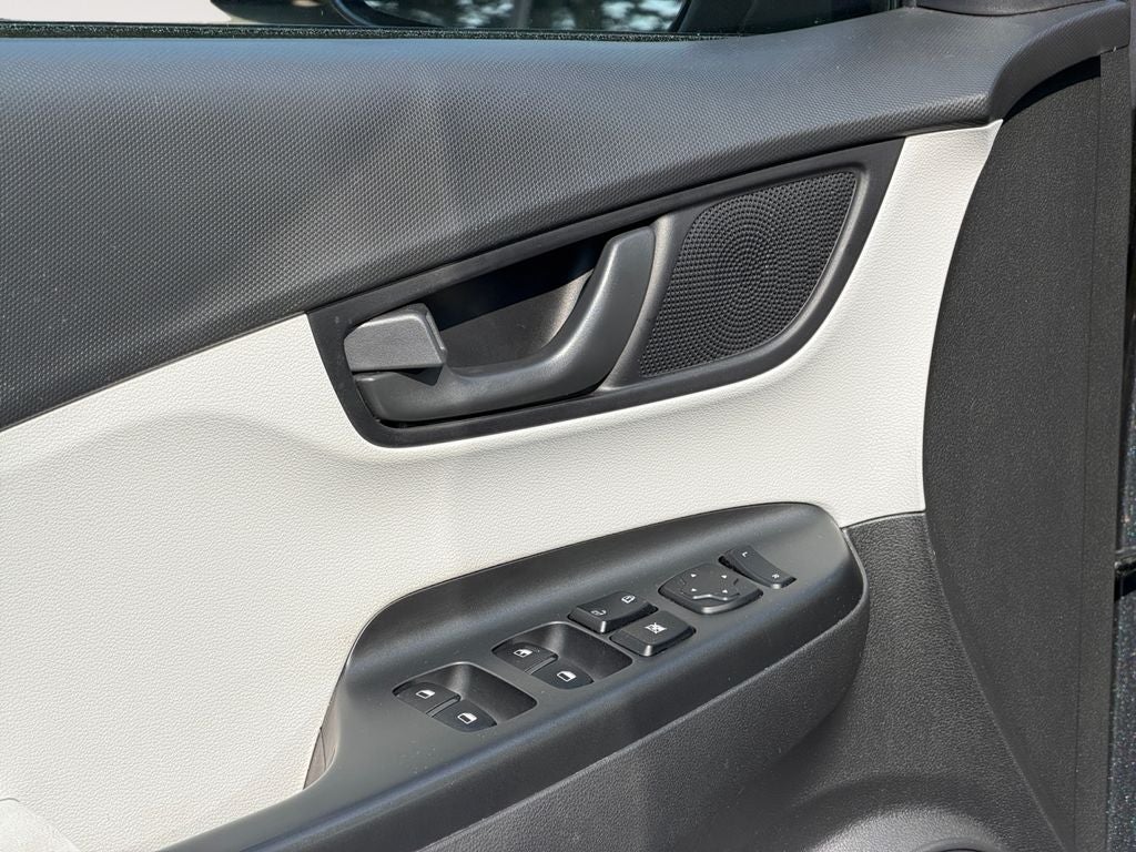 2022 Hyundai Kona SE