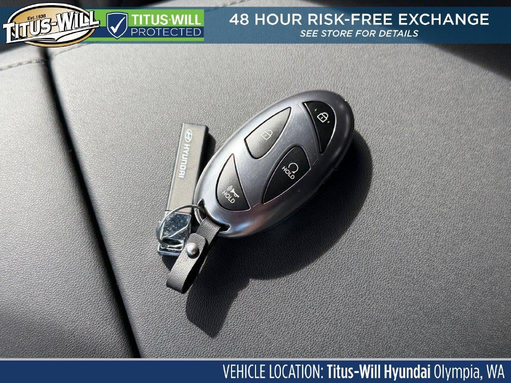 2027 Hyundai Palisade Hybrid Limited 8P