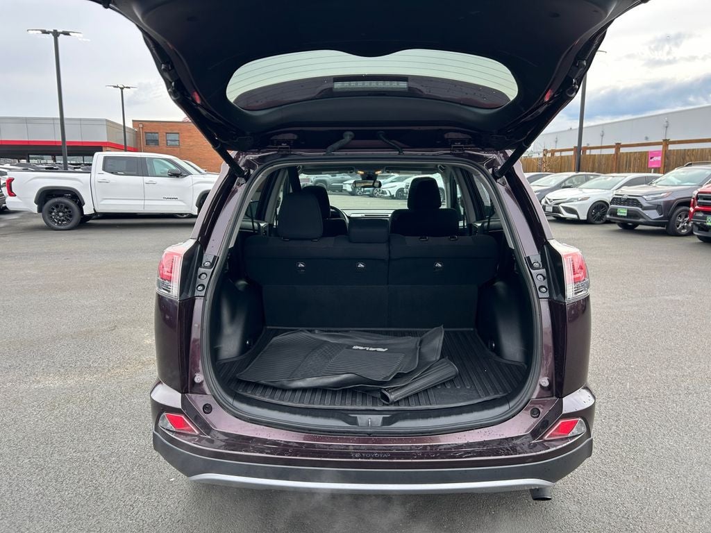 2017 Toyota RAV4 XLE 1 Owner Local