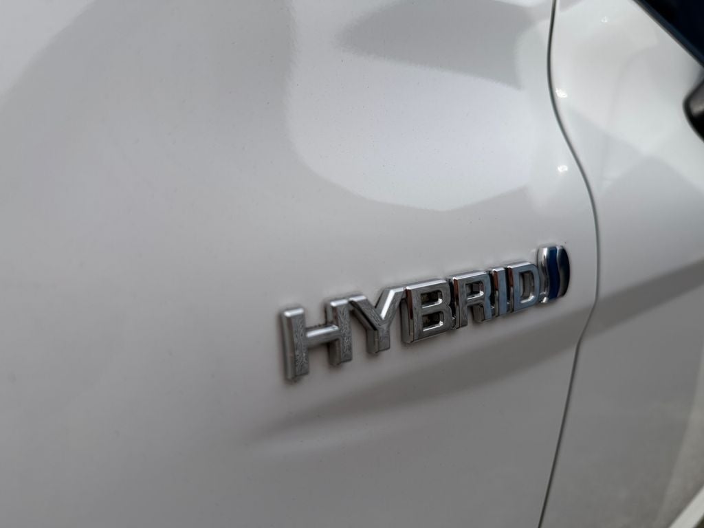 2020 Toyota Camry Hybrid LE