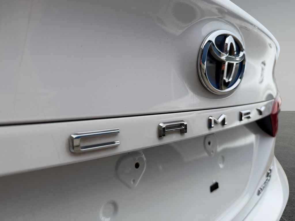 2020 Toyota Camry Hybrid LE
