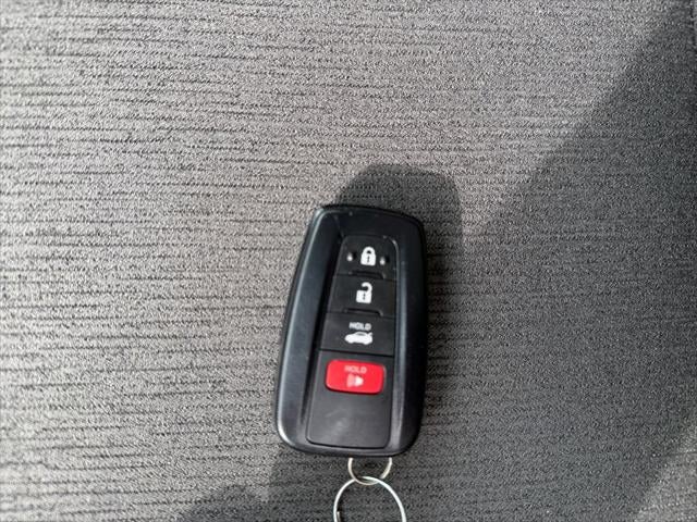 2020 Toyota Camry Hybrid LE