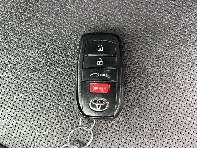 2025 Toyota CAMRY XLE