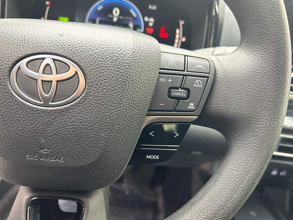 2025 Toyota CAMRY LE