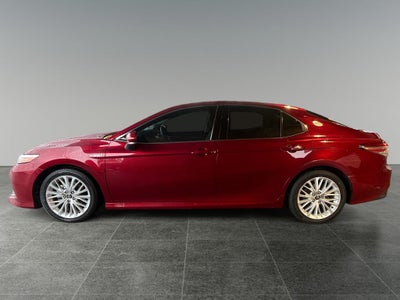 2020 Toyota Camry Hybrid XLE