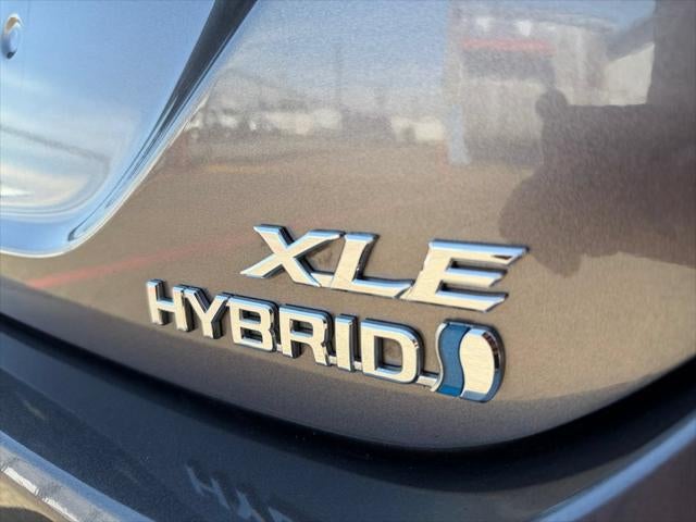 2024 Toyota Camry Hybrid XLE