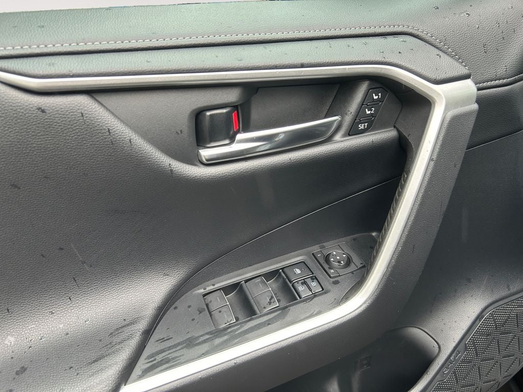 2022 Toyota RAV4 HYBRID Limited