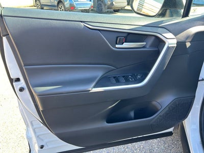 2024 Toyota RAV4 HYBRID SE