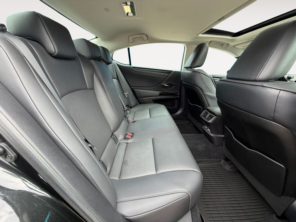 2023 Lexus ES 250
