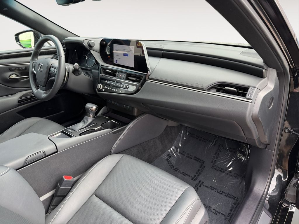 2023 Lexus ES 250