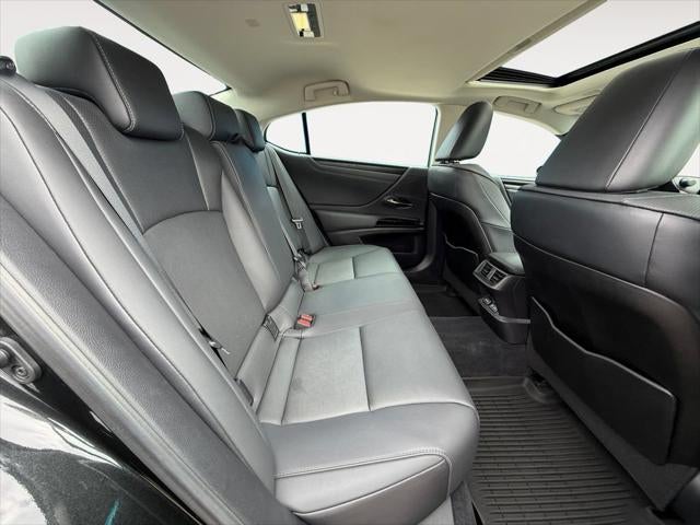 2023 Lexus ES 250