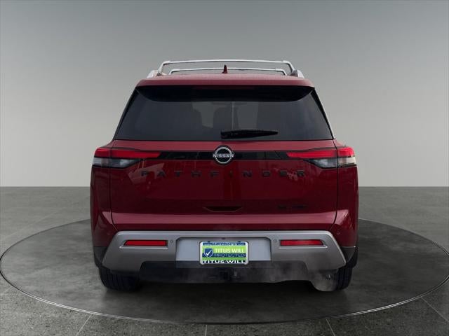2023 Nissan Pathfinder SL