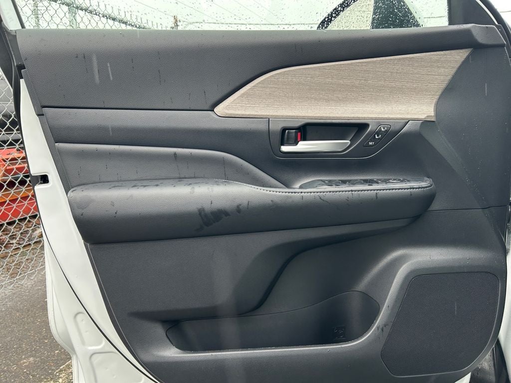 2025 Toyota GRAND HIGHLANDER Platinum