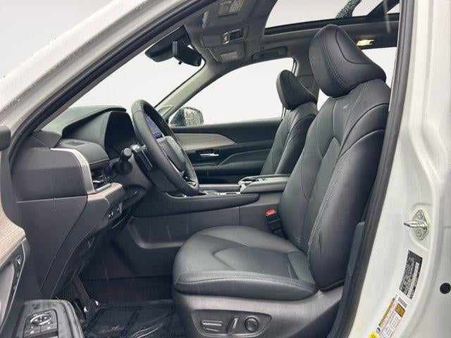 2025 Toyota GRAND HIGHLANDER Platinum