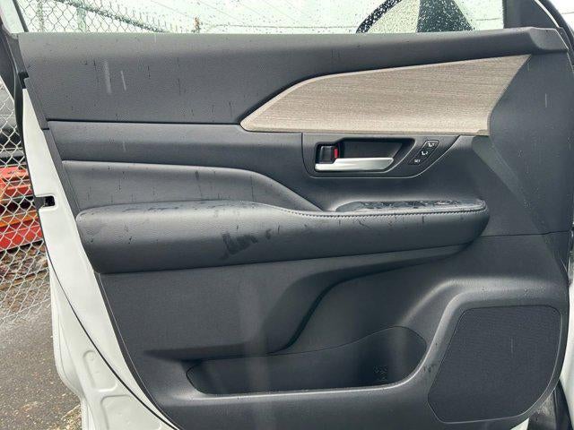 2025 Toyota GRAND HIGHLANDER Platinum