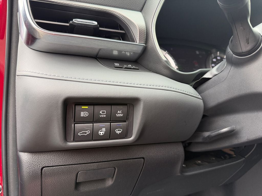 2022 Toyota Highlander Hybrid Platinum