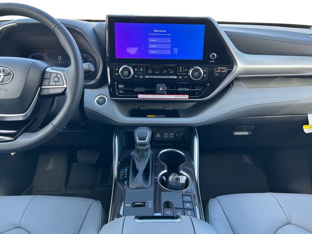2026 Toyota Highlander Hybrid Platinum