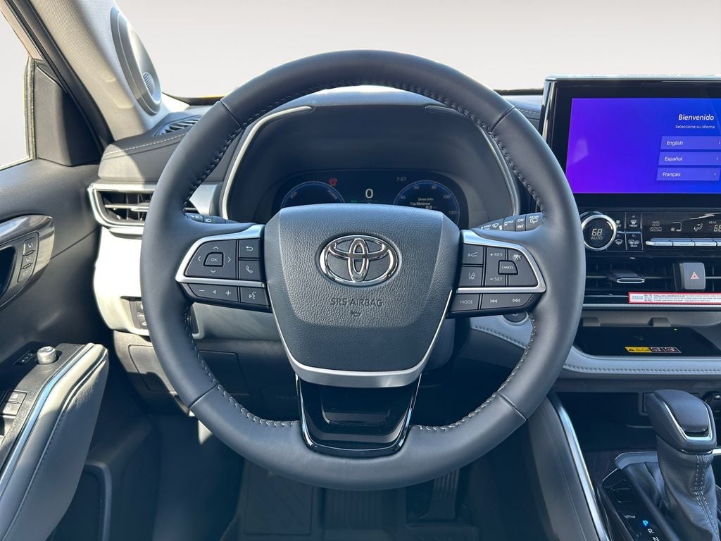 2026 Toyota Highlander Hybrid Platinum
