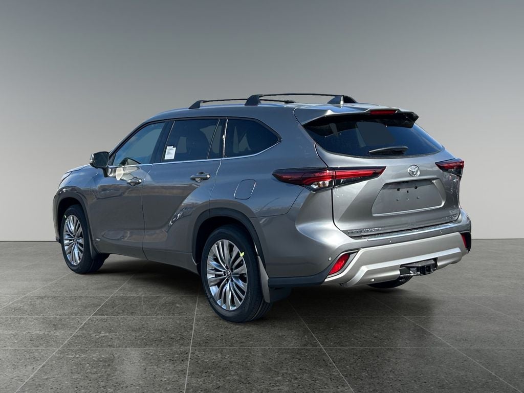 2026 Toyota Highlander Hybrid Platinum
