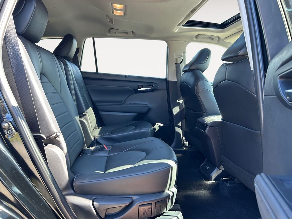 2022 Toyota HIGHLANDER HYBRD XLE