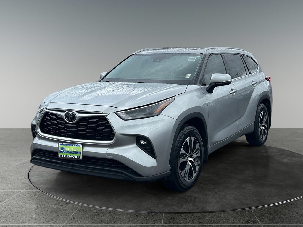 2022 Toyota HIGHLANDER XLE