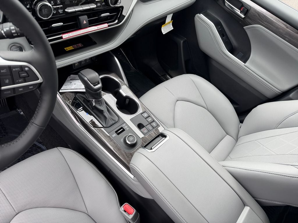 2026 Toyota Highlander Platinum