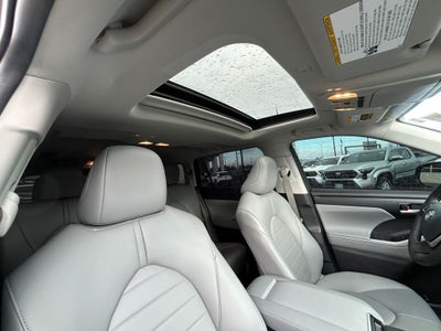 2024 Toyota HIGHLANDER XLE