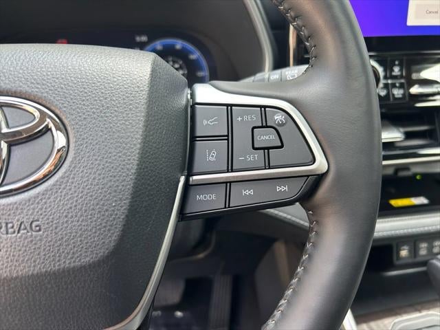 2023 Toyota Highlander Limited 1 OWNER