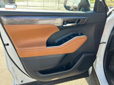 2025 Toyota HIGHLANDER Platinum