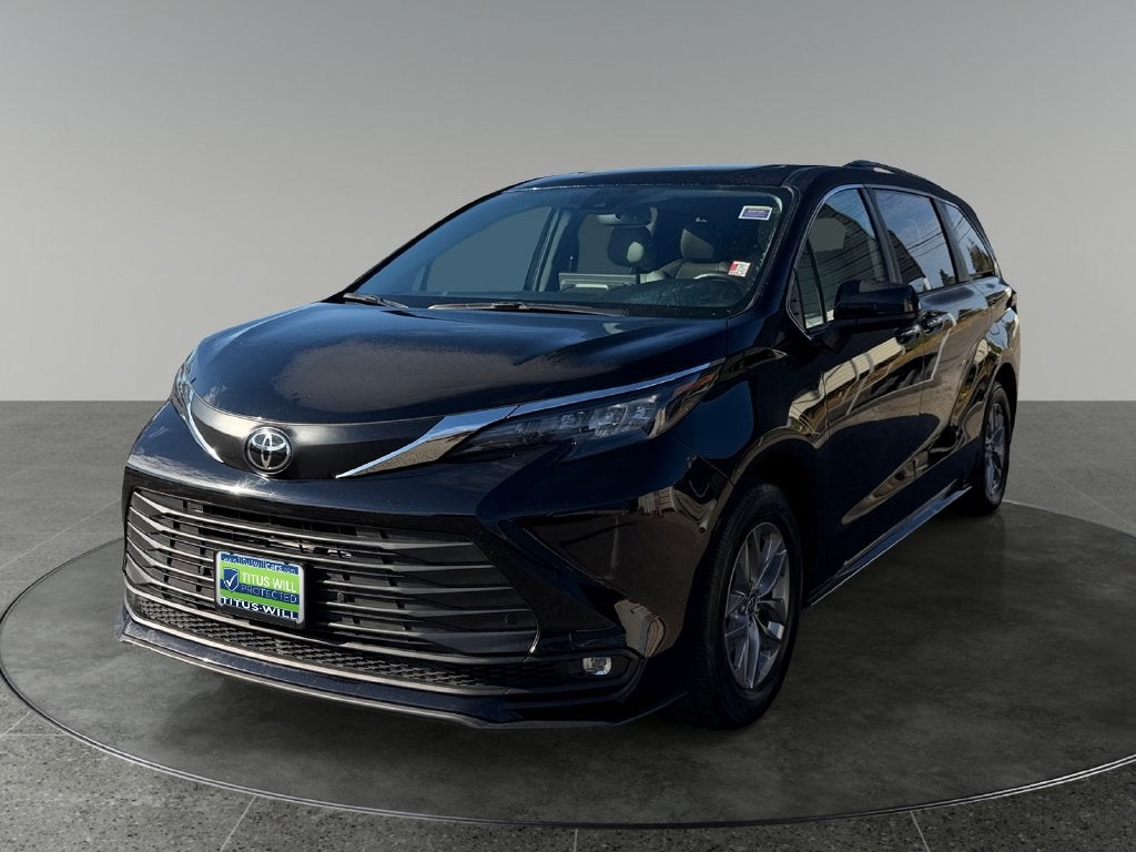 2026 Toyota Sienna XLE 8 Passenger