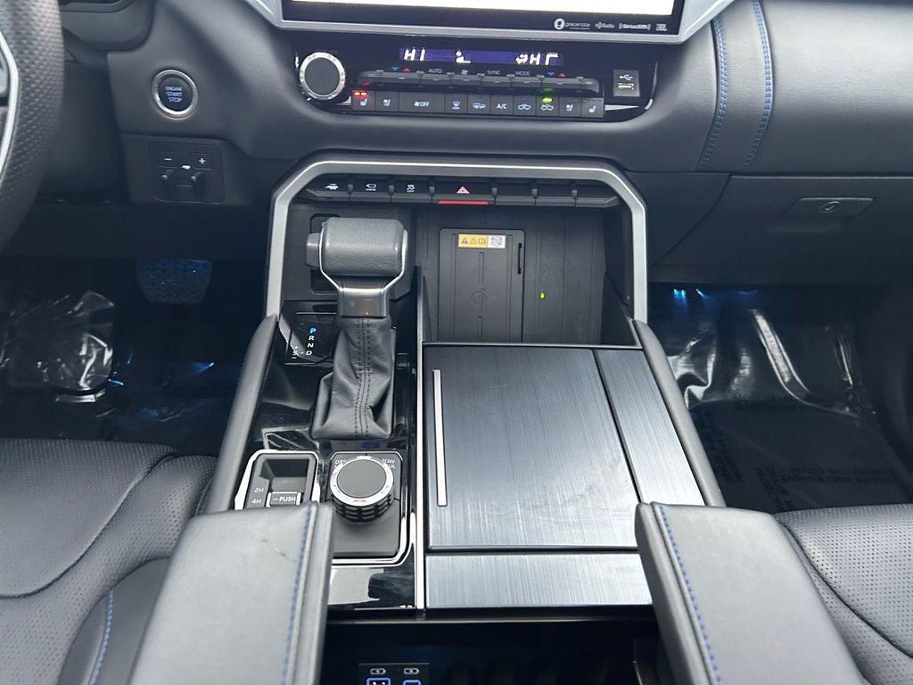 2023 Toyota TUNDRA 4X4 Platinum 1 Owner Local Trade In