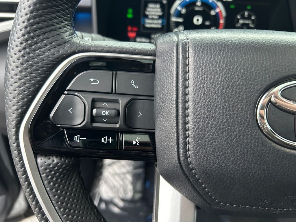 2023 Toyota TUNDRA 4X4 Platinum 1 Owner Local Trade In