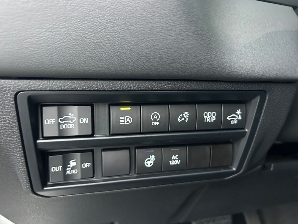 2023 Toyota TUNDRA 4X4 Platinum 1 Owner Local Trade In