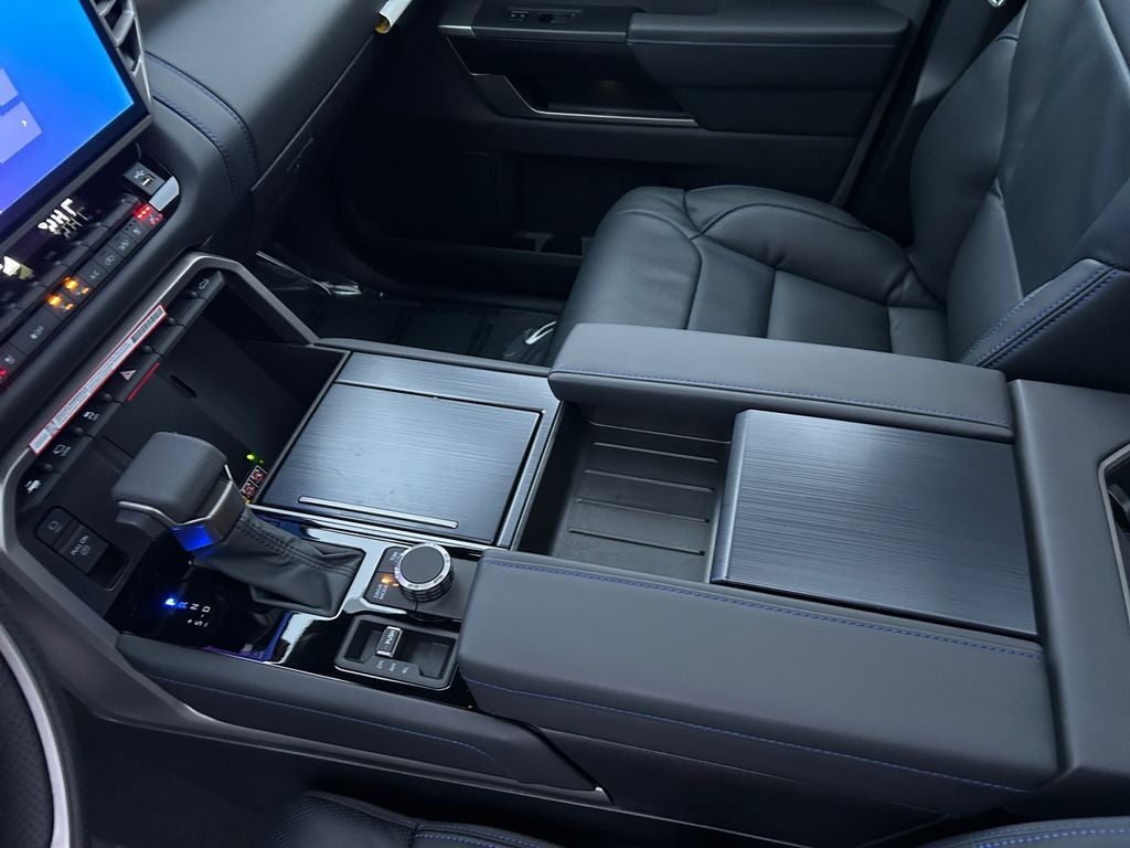 2026 Toyota Tundra i-FORCE MAX Platinum i-FORCE MAX