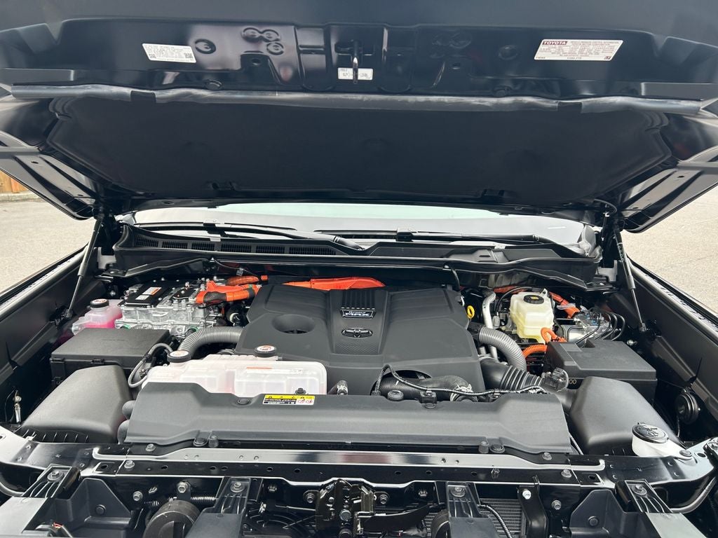 2026 Toyota Tundra i-FORCE MAX Platinum i-FORCE MAX