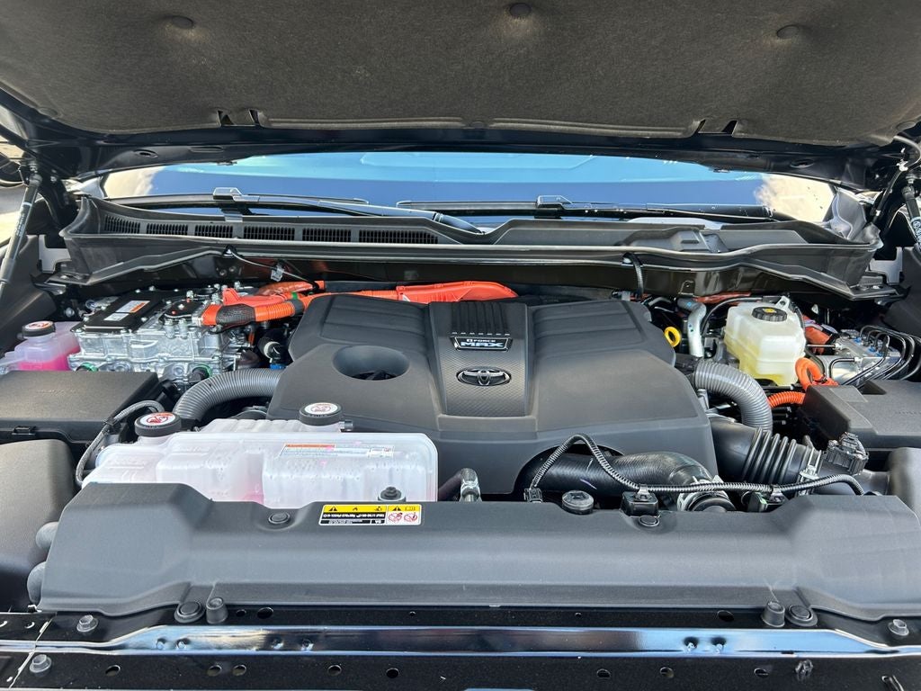 2026 Toyota Tundra i-FORCE MAX Platinum i-FORCE MAX