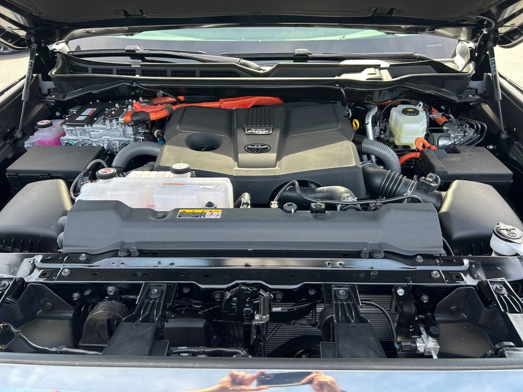 2026 Toyota Tundra i-FORCE MAX Platinum i-FORCE MAX