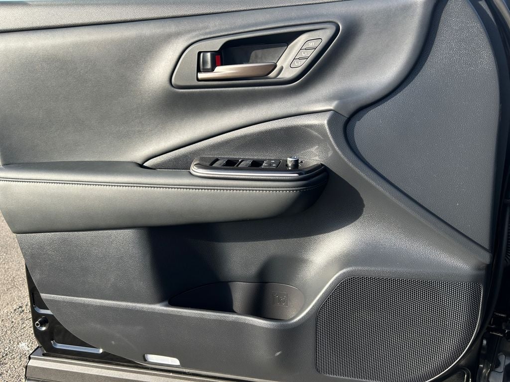 2025 Toyota CROWN SIGNIA XLE Certified