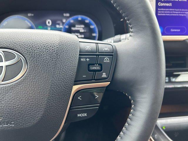 2025 Toyota Crown Signia XLE