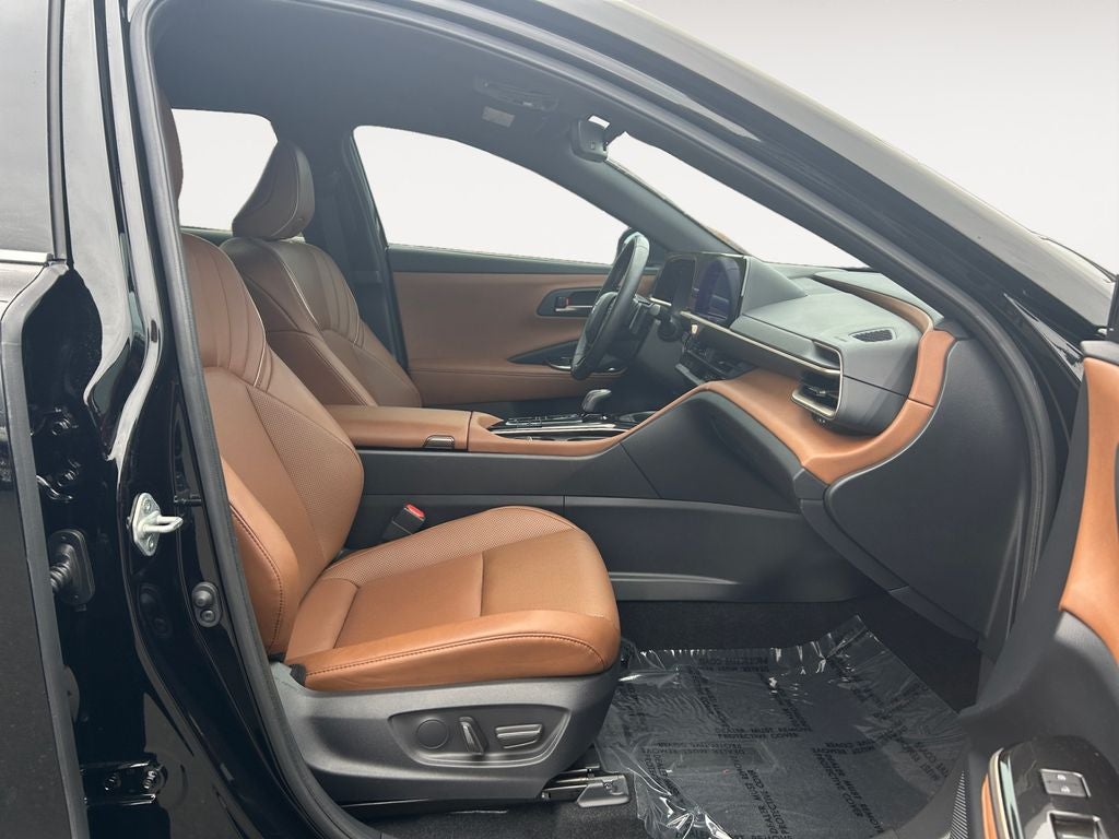 2025 Toyota CROWN SIGNIA XLE