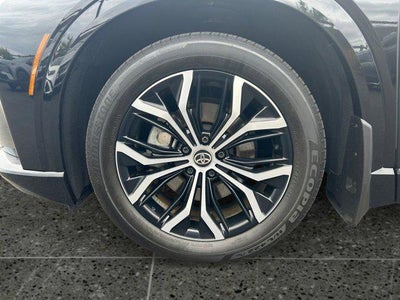 2025 Toyota CROWN SIGNIA XLE