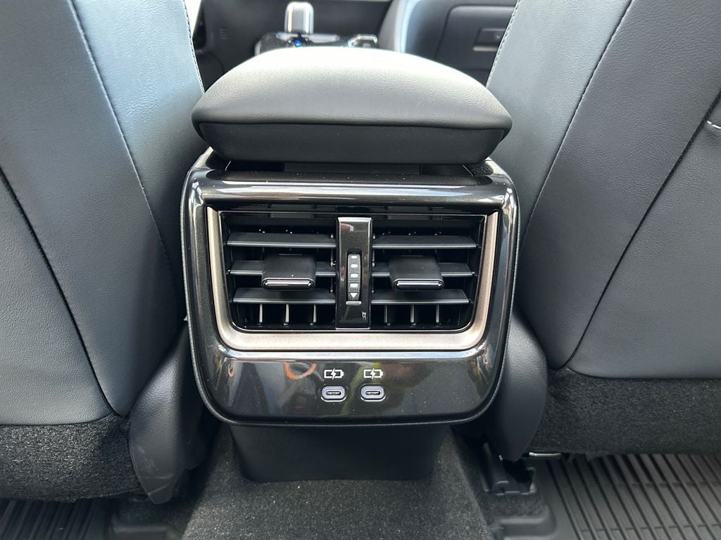 2025 Toyota Toyota Crown Signia Limited