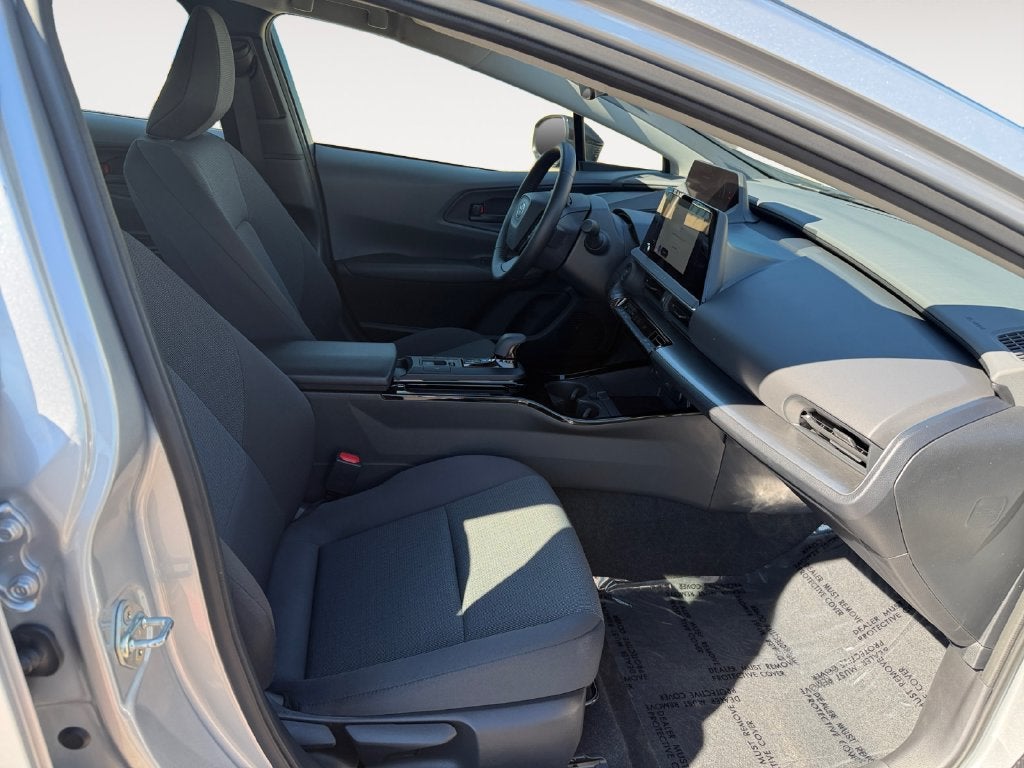 2025 Toyota Prius LE