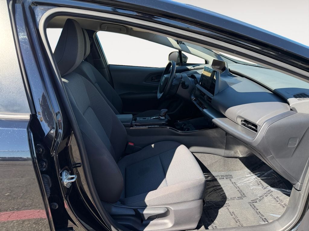 2025 Toyota Prius LE