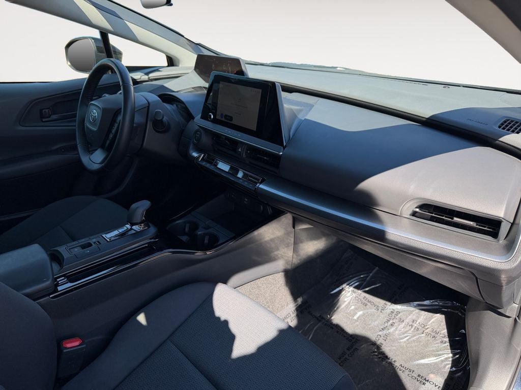 2025 Toyota Prius LE