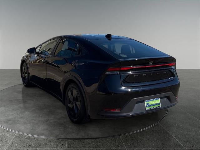 2025 Toyota Prius LE