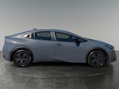 2025 Toyota Prius LE