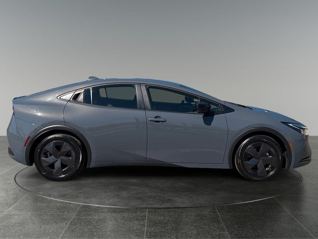 2025 Toyota Prius LE