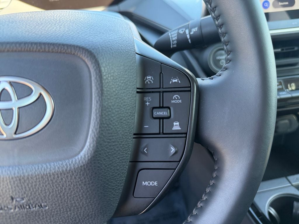 2025 Toyota Prius LE