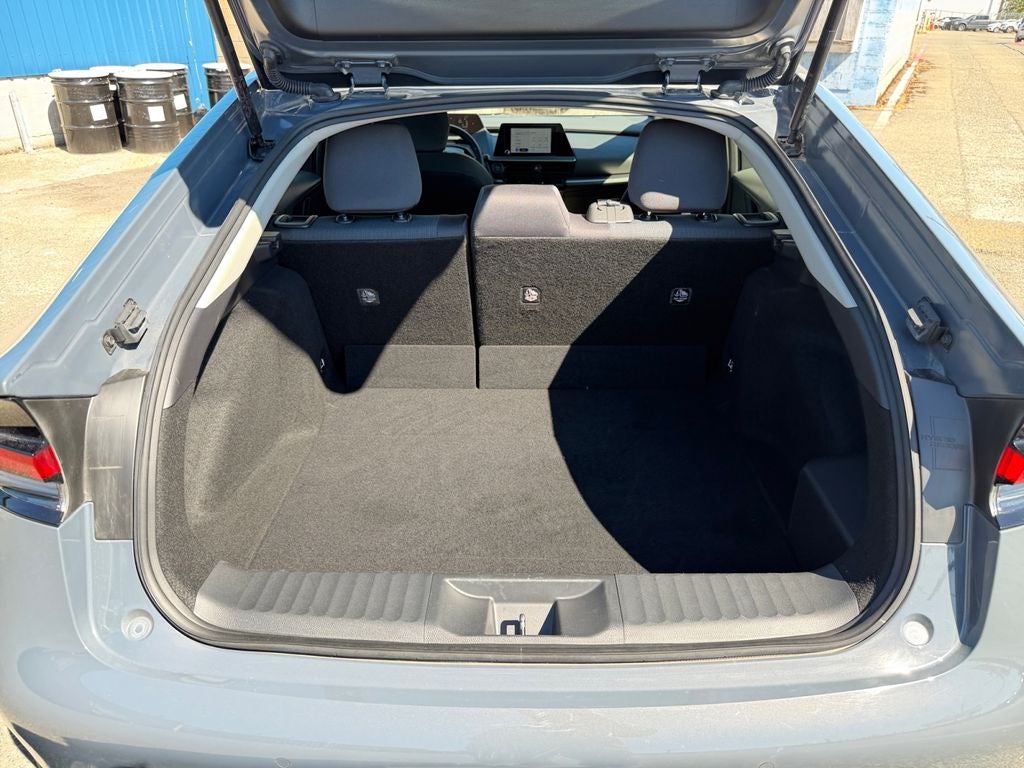 2025 Toyota Prius LE